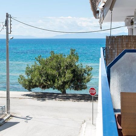 Seafront 2 Bedrooms Apartment Nea Irakleia Extérieur photo