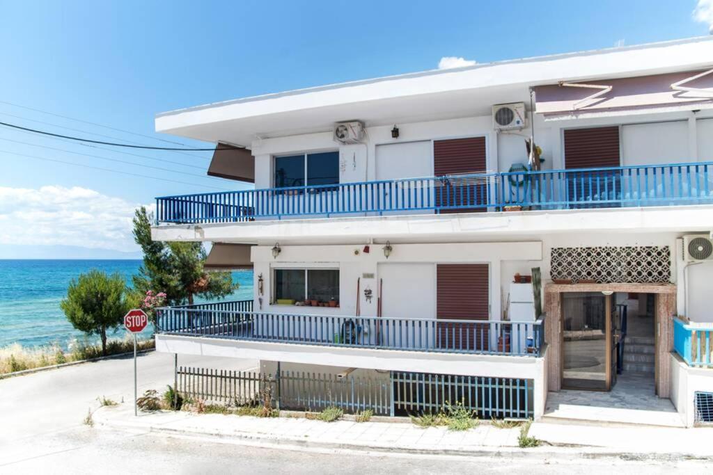 Seafront 2 Bedrooms Apartment Nea Irakleia Extérieur photo